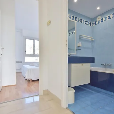 3-br Sea View Swimming Pool *