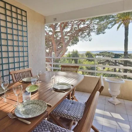 3-br Sea View Swimming Pool Appartement