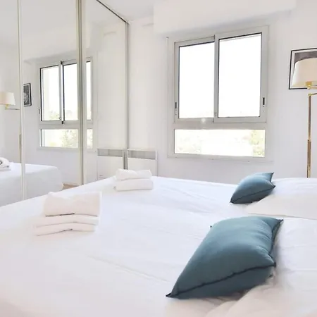 דירה 3-br Sea View Swimming Pool