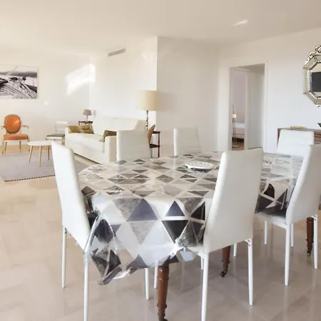 דירה 3-br Sea View Swimming Pool