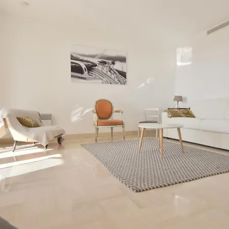 3-br Sea View Swimming Pool