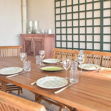 3-br Sea View Swimming Pool Apartment