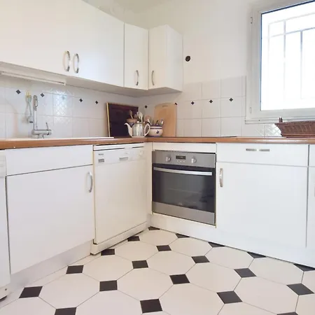 3-br Sea View Swimming Pool